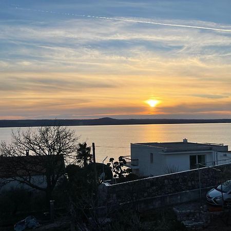 Exklusive Ferienwohnung mit Bootsanleger für Motorboote bis 8m Maslenica Exterior foto